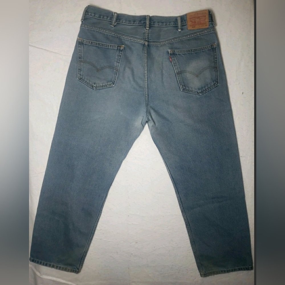 Levi's 550 Relaxed Fit Men's Mid Rise Light Wash  Denim Blue Jean's Size 40x30